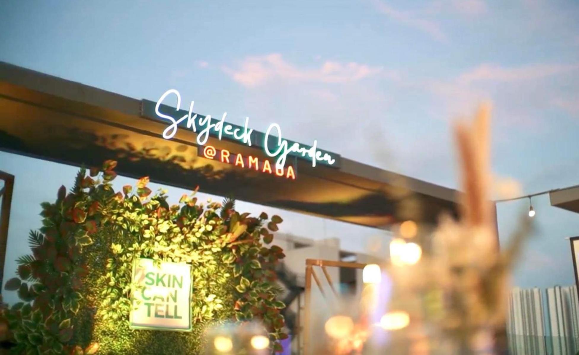 Ramada Encore By Wyndham Makati Makati City Exterior foto