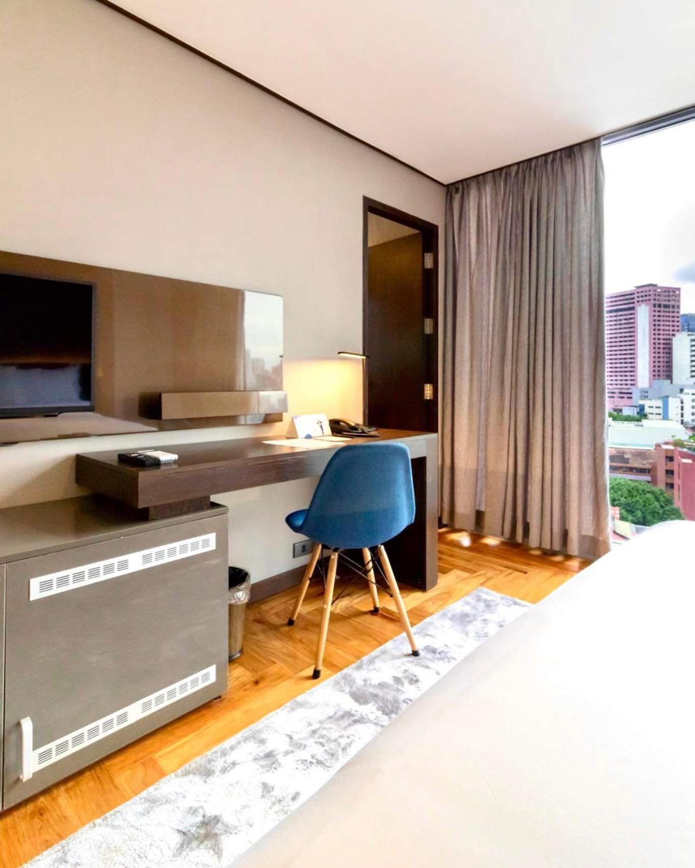 Ramada Encore By Wyndham Makati Makati City Exterior foto