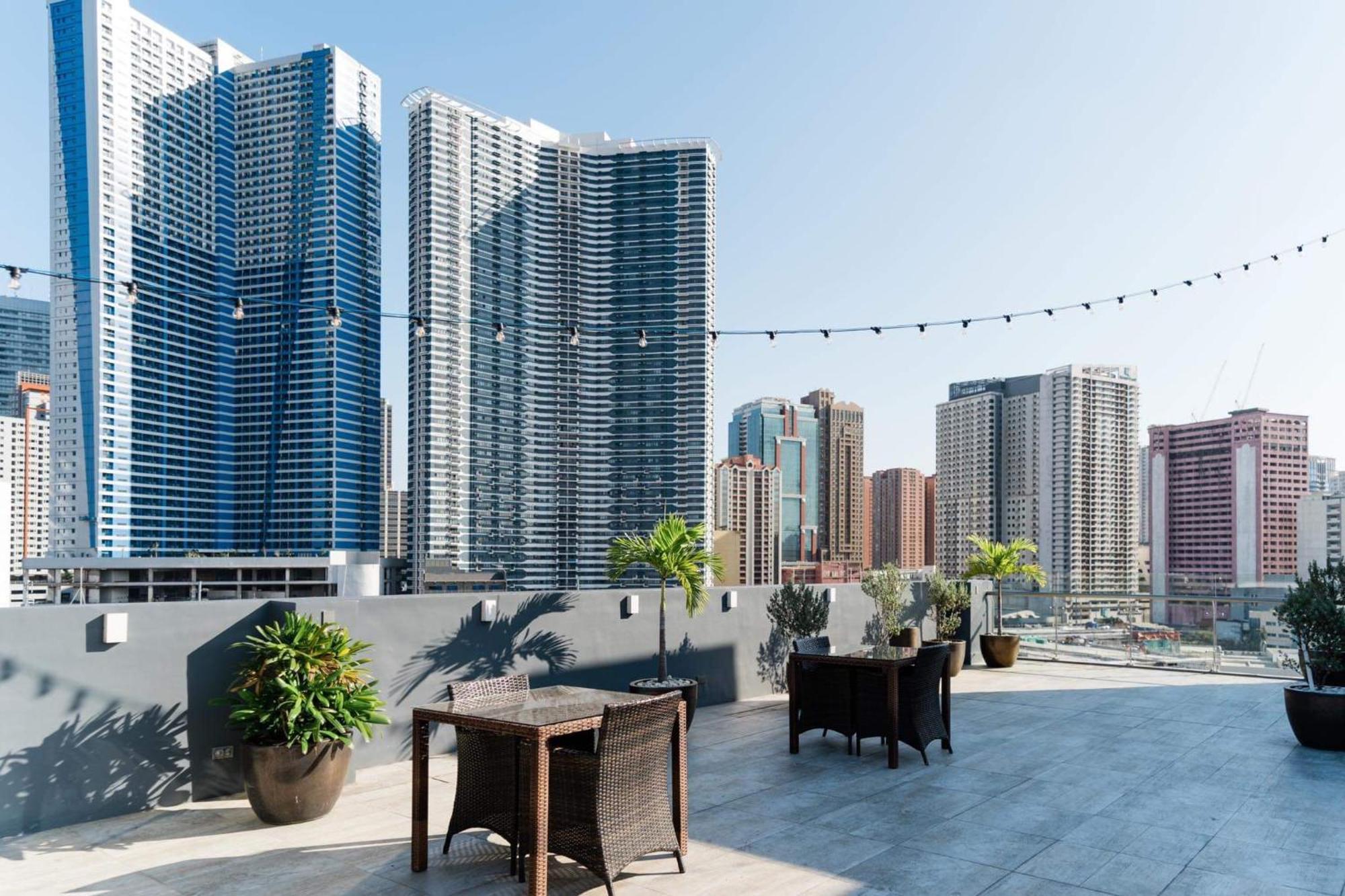 Ramada Encore By Wyndham Makati Makati City Exterior foto